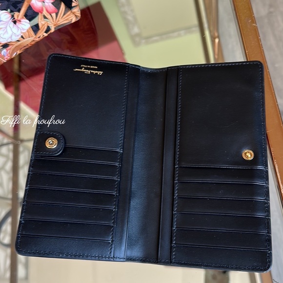 Authentic Salvatore Ferragamo wallet and backpack - Picture 2 of 16